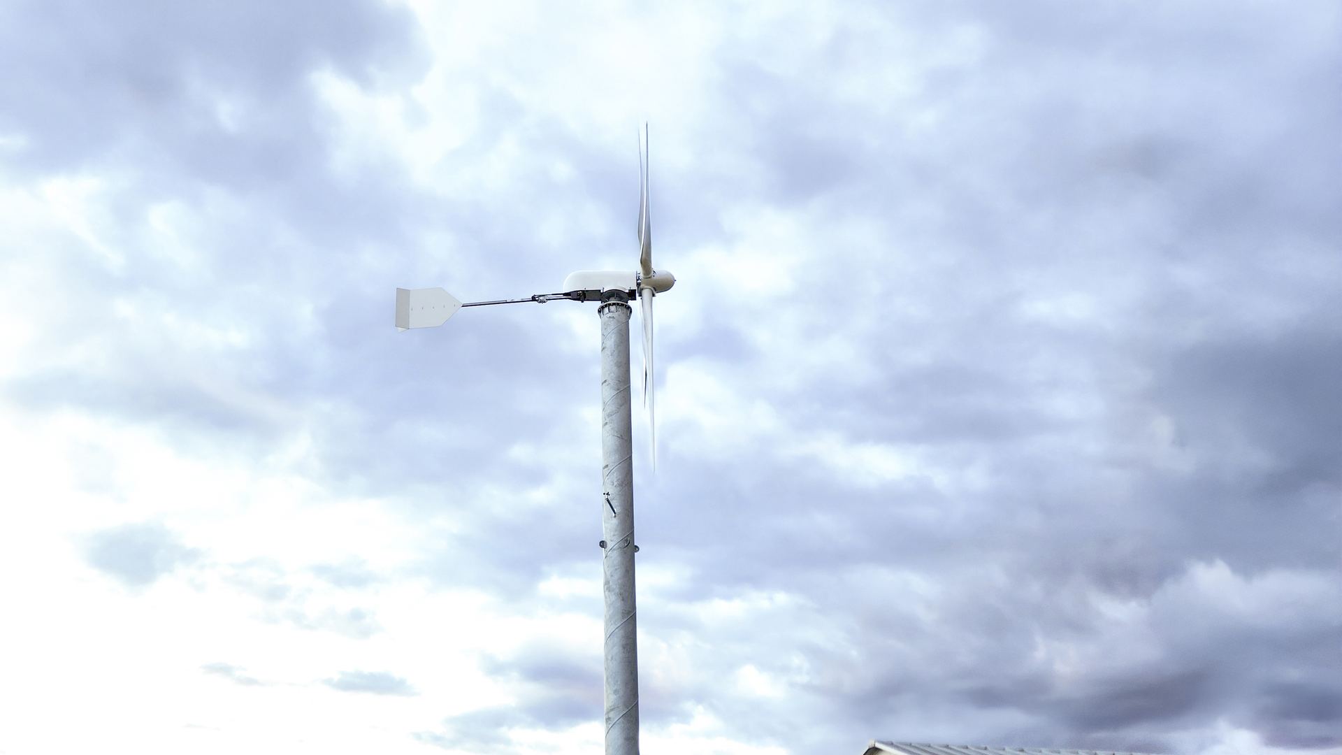Turbiny wiatrowe — Autorskie rozwiązania wiatrowe 20-40 kW dla biznesu i rolnictwa. Własna produkcja generatorów, inwertery Twerd i Deye — unikalna oferta na rynku polskim.